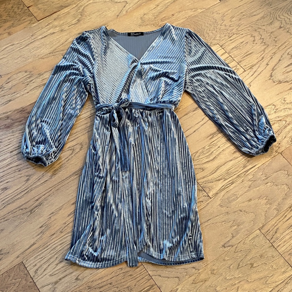 Simplee Icy Blue Velvet Dress - Picture 1 of 5